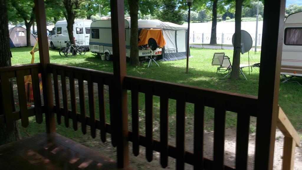 Camping Hotel Au Lac De Como Sorico Quarto foto